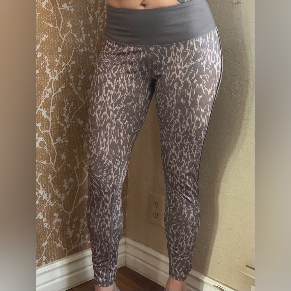 NWOT Zella Gray Animal Print High-Waist Leggings